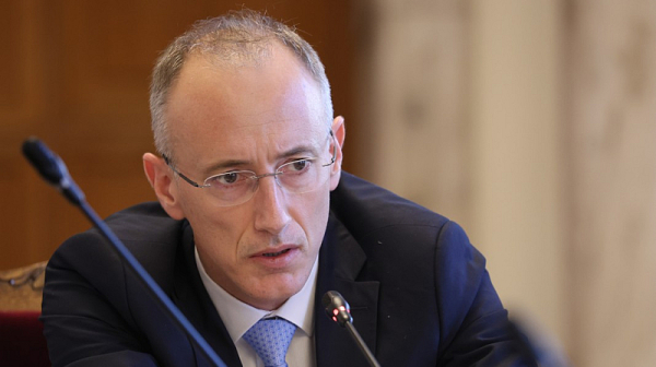 Красимир Вълчев: Няма да слагаме металдетектори във всички училища