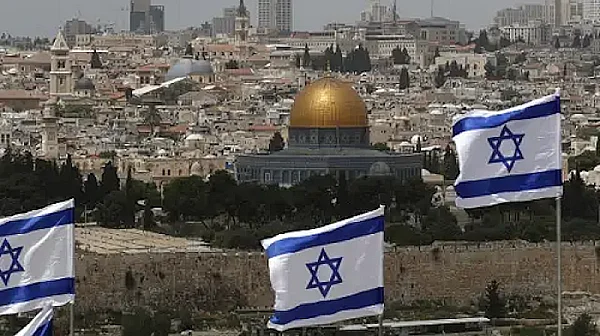 Въздух за Израел: Облекчават мерките за масови прояви, Тел Авив остава нащрек