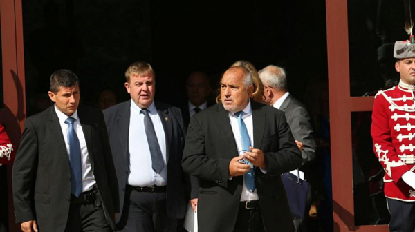 Каракачанов за унижението на Борисов: Отишъл е да проси гласове от Ердоган