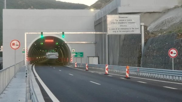 Опасност по „Струма“ – шофьорите да внимават в тунел „Благоевград“