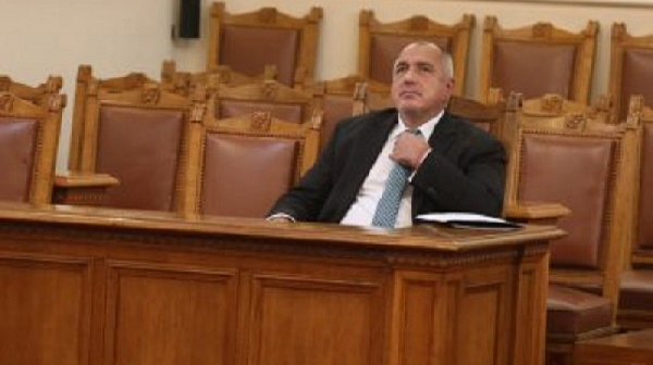 Втори опит: Борисов отива в парламента в сряда