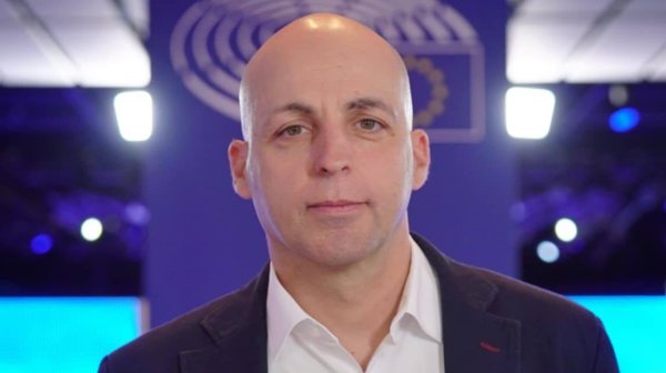 Стоян Георгиев напуска bTV в подкрепа на Мария Цънцарова