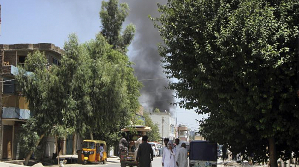 Две жертви и 20 ранени при три експлозии в Афганистан