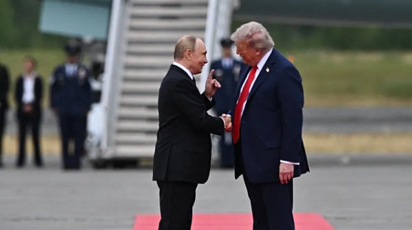 Тръмп и Путин споделят комплекс за уважение. Затова и двамата искат да разрушат Европа