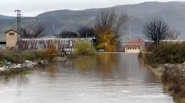 Порой наводни села в Санданско и Петричко, обявено е бедствено положение