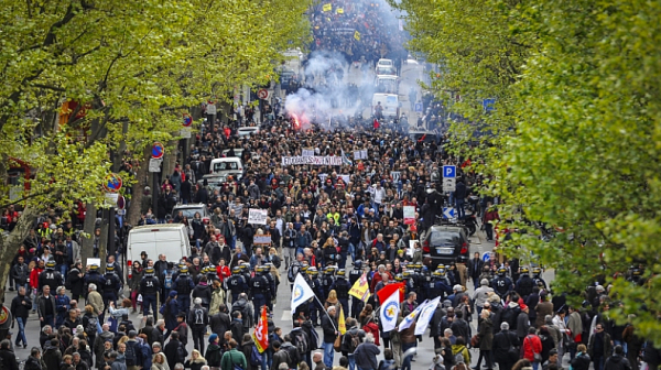 Френската полиция с иновативно решение: Дронове ще следят за спазването на реда