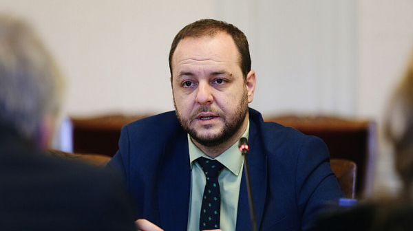 ТЕЦ “Марица 3” има заповед да не отваря, обяви министър Сандов