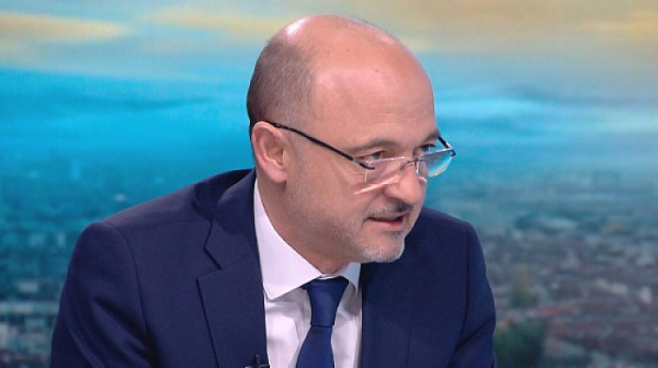 Министър Меджидиев: Започваме работа по новите национални рамкови договори