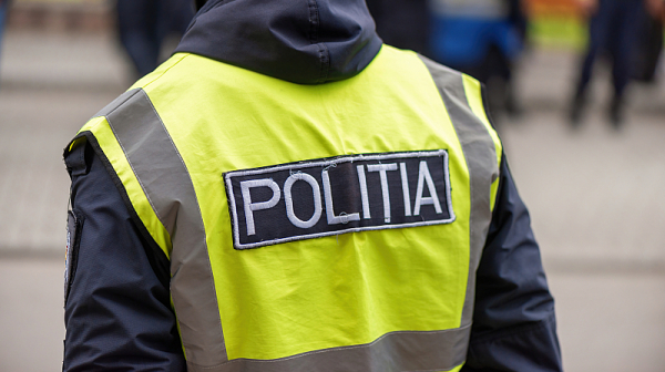 Двама българи са арестувани в Румъния. Прекарали мигранти