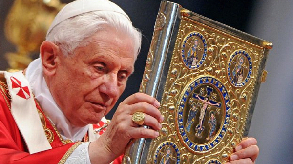 Почина папа Бенедикт XVI на 95-годишна възраст
