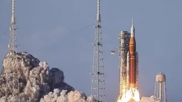 Мисията до Луната потегли успешно