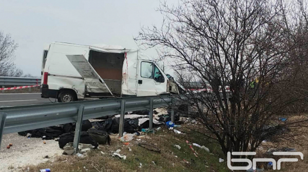 Инцидентът с мигрантите на АМ ”Тракия”: 30 ранени и един загинал /обновена/
