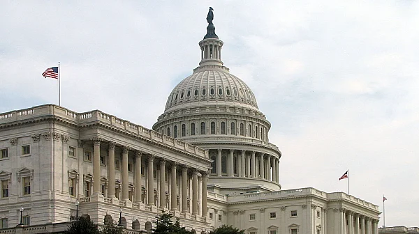 Сенатът удари Тръмп: Конгресът поставя лимит на военните му решения