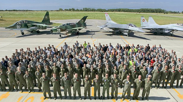 Съветски МиГ-29 и F-16 крило до крило на „Тракийска звезда 2025
