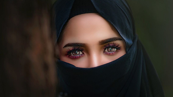 Австрия ще забрани хиджабите за момичета под 14 години в училищата