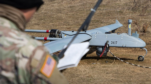 Българи и американци тренират с бойни дронове в базата на Ново село