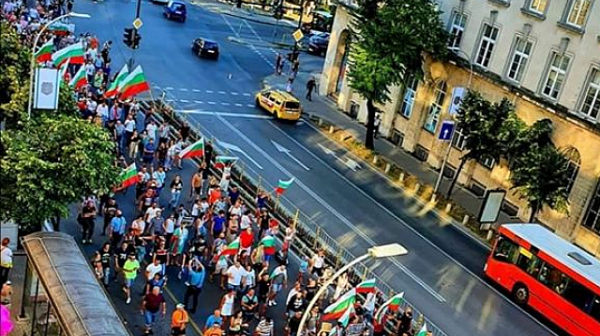 Все по-масови протести и във Варна /видео/