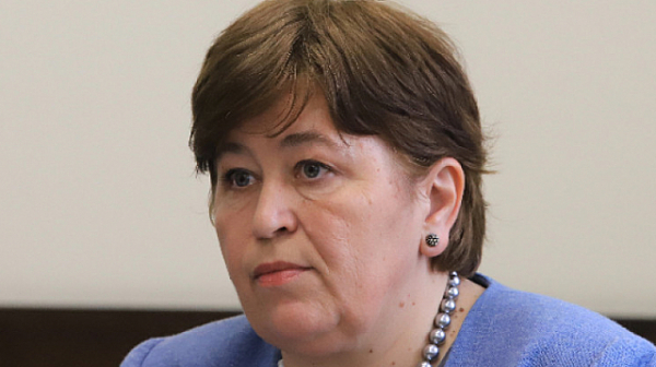 Няма да има изискване за зелен сертификат за ски зоните, съобщи министър Балтова