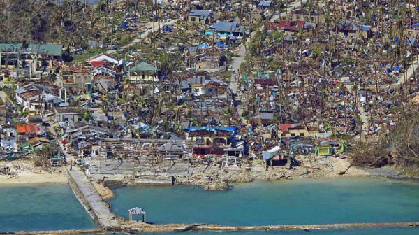 Тайфун взе 12 жертви във Филипините