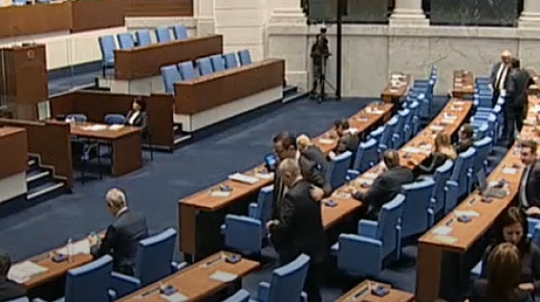 Парламентът гласува кои ще са двамата представители в Конституционния съд