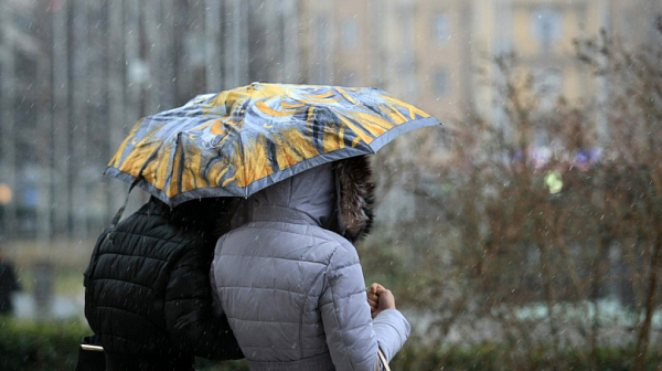 Дъжд през уикенда, ще преминава в сняг от понеделник