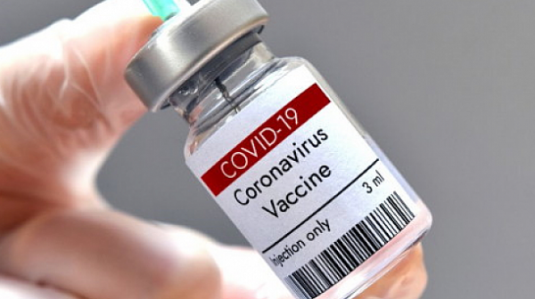 Първите ваксини на Moderna пристигат у нас на 13 януари