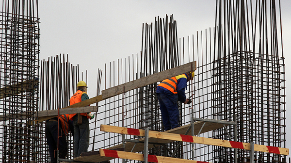 Строителни фирми спират работа заради високите цените на стоманата и арматурното желязо