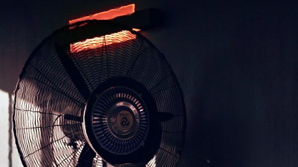 Как да спестим енергия и пари с помощта на вентилатори с термостат или таймер?