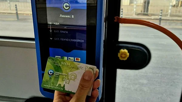 Само със смартфон: Картите за обществения транспорт в София стават дигитални