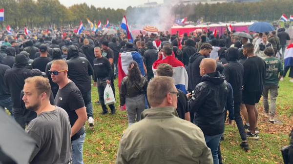 Сблъсъци между полиция и протестиращи в Хага