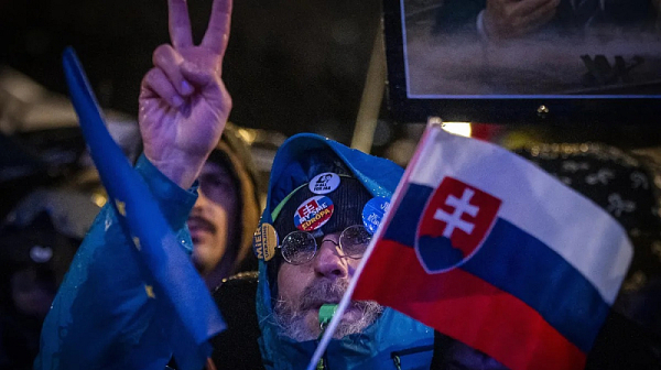 Антиправителствен протест в Словакия изведе хиляди на улиците