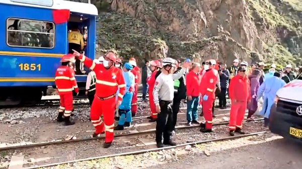 Машинист загина, а десетки бяха ранени при челен сблъсък на влакове край Мачу Пикчу