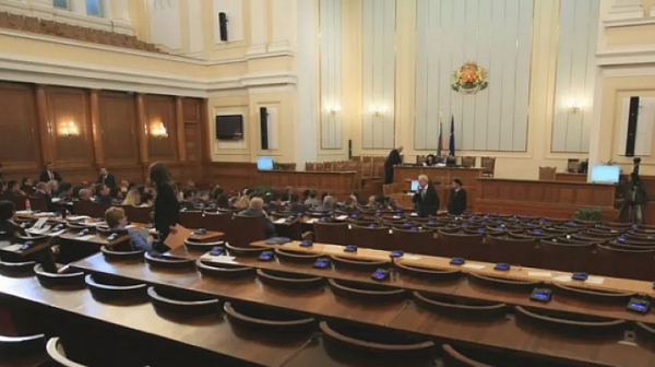 Двама от новите министри ще участват в парламентарния контрол