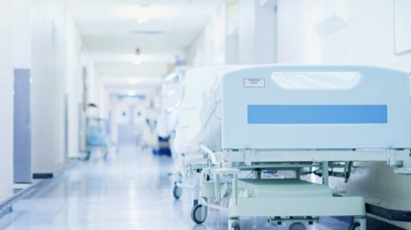 Мъж със силен задух почина пред частна болница в Сливен