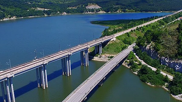 Язовирите са пълни, някои преливат. Защо обаче и това лято се очаква водна криза?