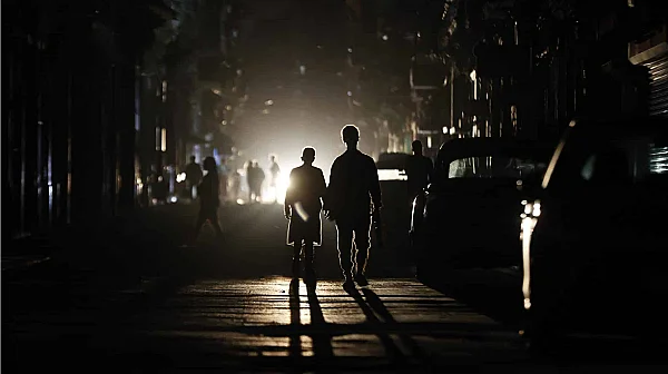 Започва постепенно възстановяване на електричеството в Куба