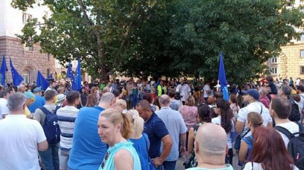Започва протестът срещу служебното правителство и връщането на “Газпром” у нас