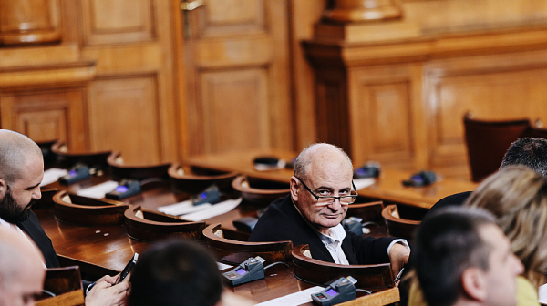 Отцепникът от ИТН Радулов казва защо е гласувал ”против” френското предложение