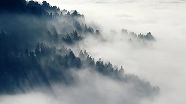 Опасно време в планините: Дъжд, сняг и ураганен вятър по билата