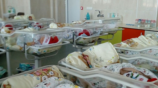 Бебета останаха без важна ваксина, сигнализира министър Сербезова