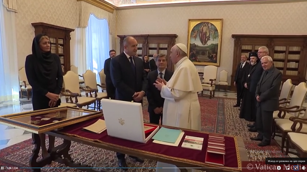 Радев: Папа Франциск пожела на българския народ здраве, благополучие и просвета по време на нашата аудиенция