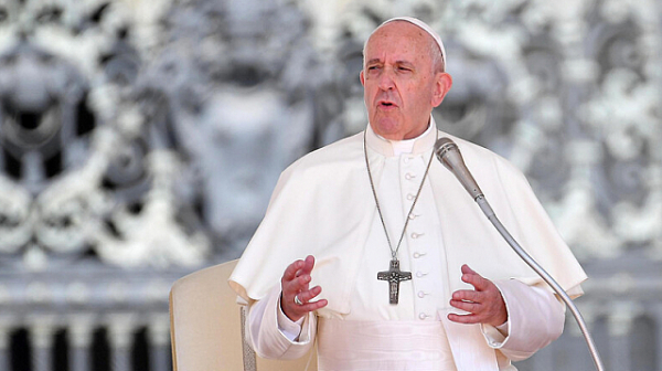 Папа Франциск въвежда наказания за свещеници-педофили
