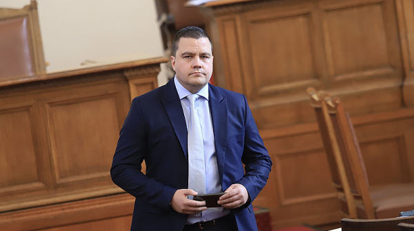 Балабанов видя слабо държавническо поведение в решението на БСП за визитата в Киев