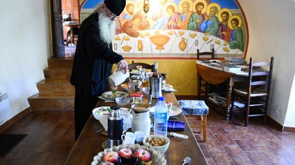Какво ядат монасите от Света гора по време на Коледните пости