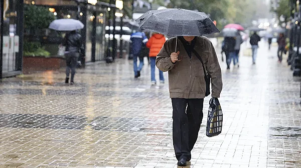 Дъжд в първия ден от седмицата