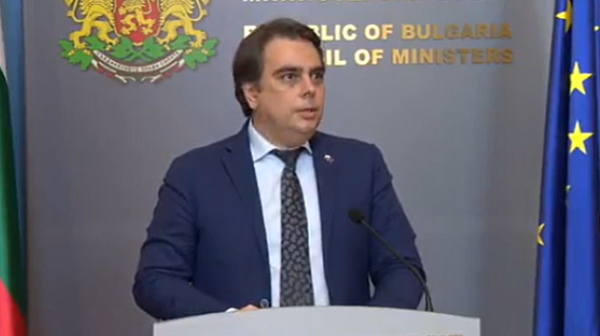 Министър Василев с важна новина: Увеличаваме финансирането на ин витро процедурите с 20 процента