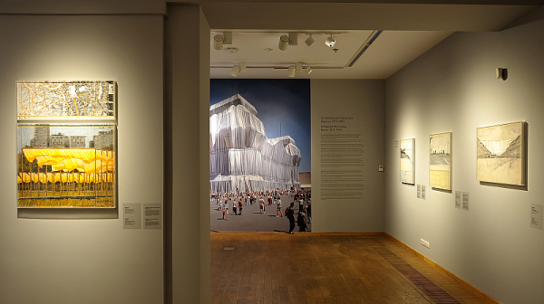 За първи път в България: Изложбата на Кристо и Жан-Клод „Опакованият Райхстаг“