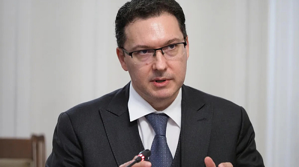 Парламентът ще изслуша вътрешния министър заради протестите на 1 декември