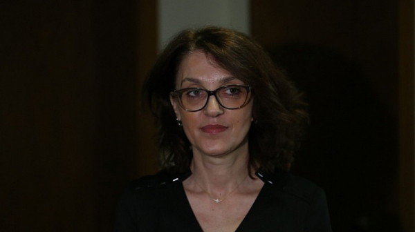Маджарова предупреди за правен хаос, ако спецправосъдието бъде закрито