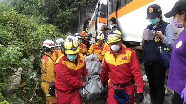 Тридневен траур в Тайван след влаковата катастрофа